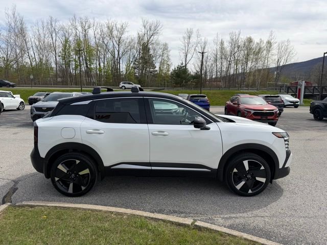 New 2026 Nissan Kicks SR AWD/4WD image 6