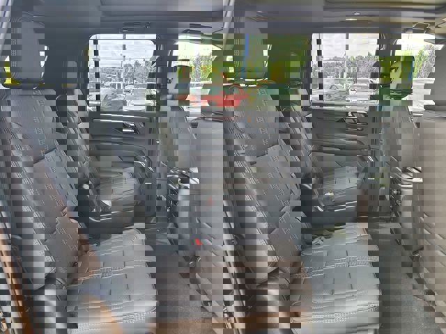 New 2025 Chevrolet Suburban High Country image 17