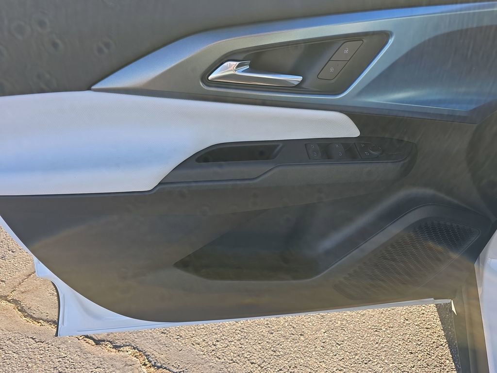 New 2026 Chevrolet Equinox EV LT AWD/4WD image 10