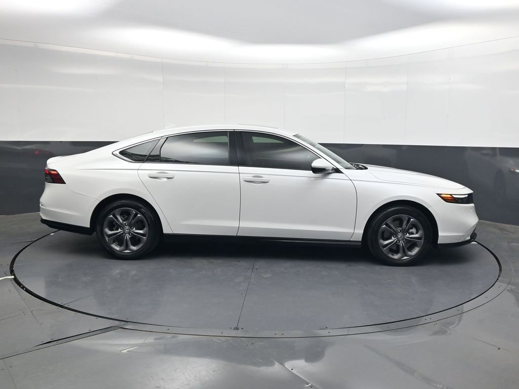 Used 2025 Honda Accord EX-L image 3