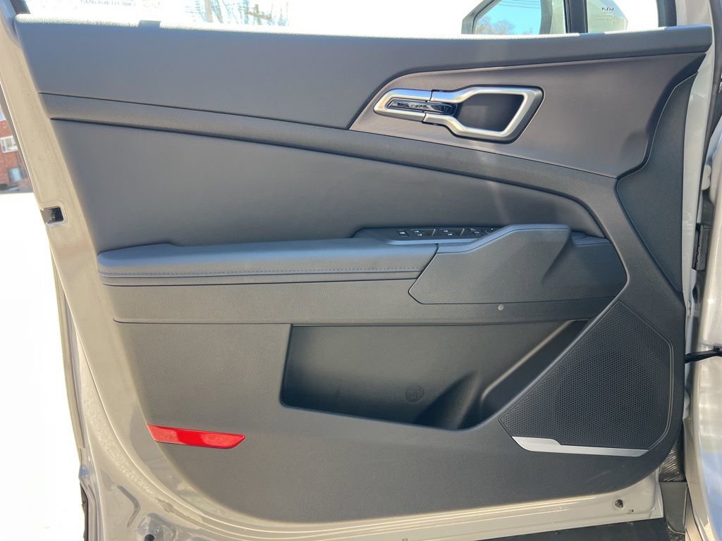 Certified 2026 Kia Sportage EX w/ EX Panorama Roof Package image 12