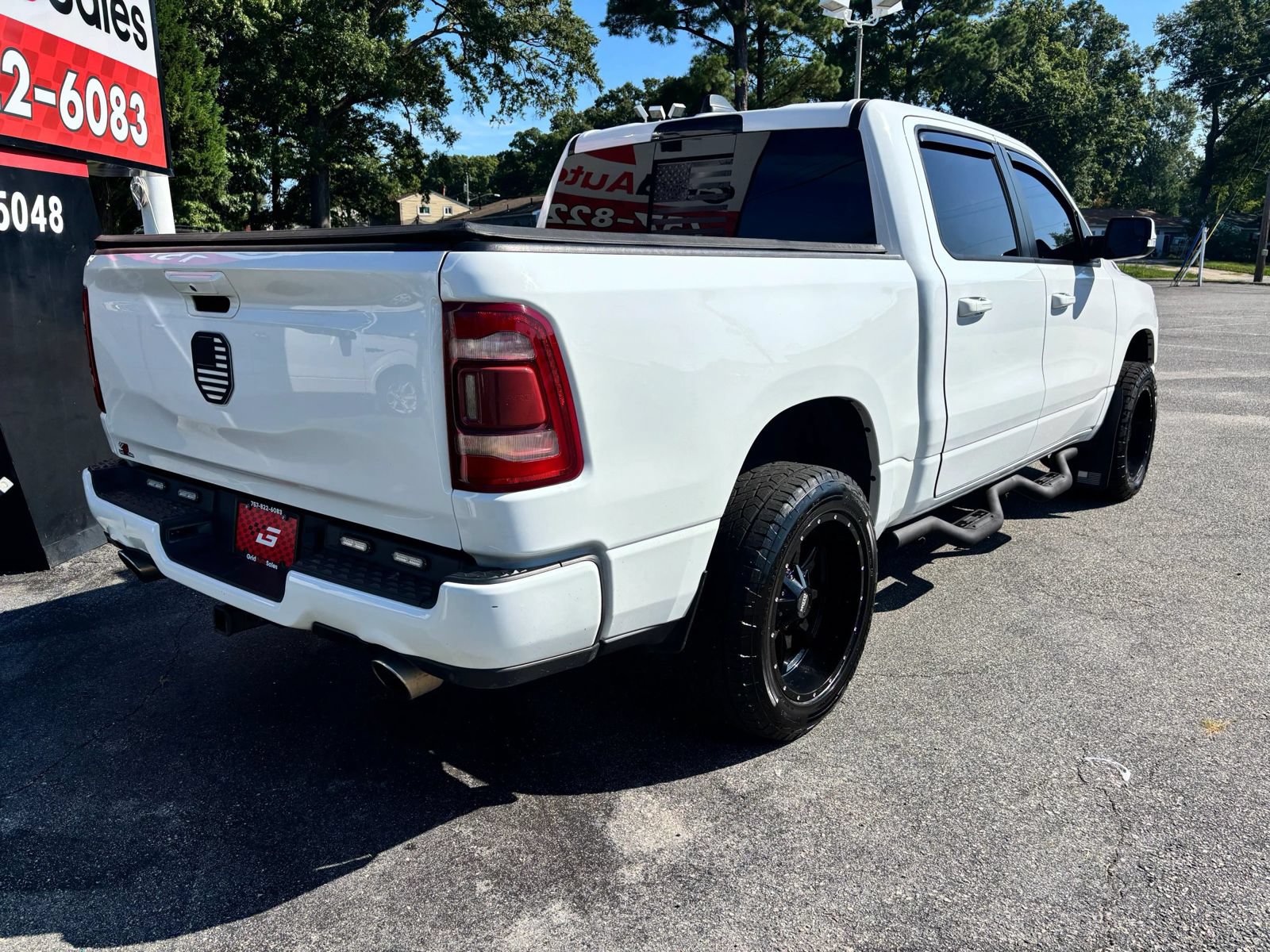 Used 2019 RAM 1500 Big Horn AWD/4WD image 3