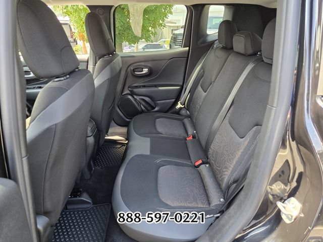 Used 2023 Jeep Renegade Latitude AWD/4WD image 11