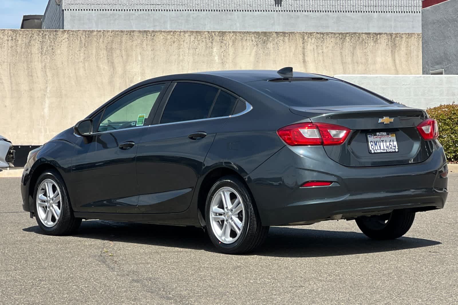 Used 2018 Chevrolet Cruze LT FWD image 7