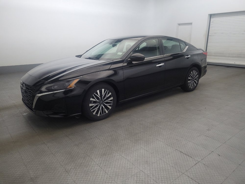 Used 2023 Nissan Altima 2.5 SV image 2