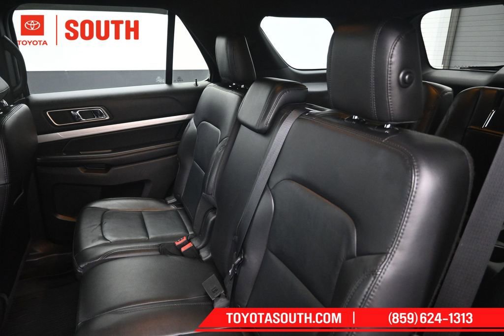 Used 2017 Ford Explorer XLT w/ Equipment Group 202A FWD image 25