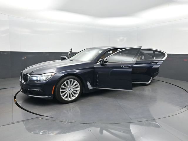 Used 2018 BMW 740i w/ Executive Package RWD image 44