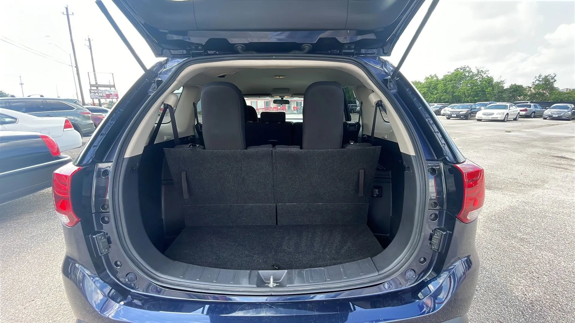 Used 2018 Mitsubishi Outlander LE image 14