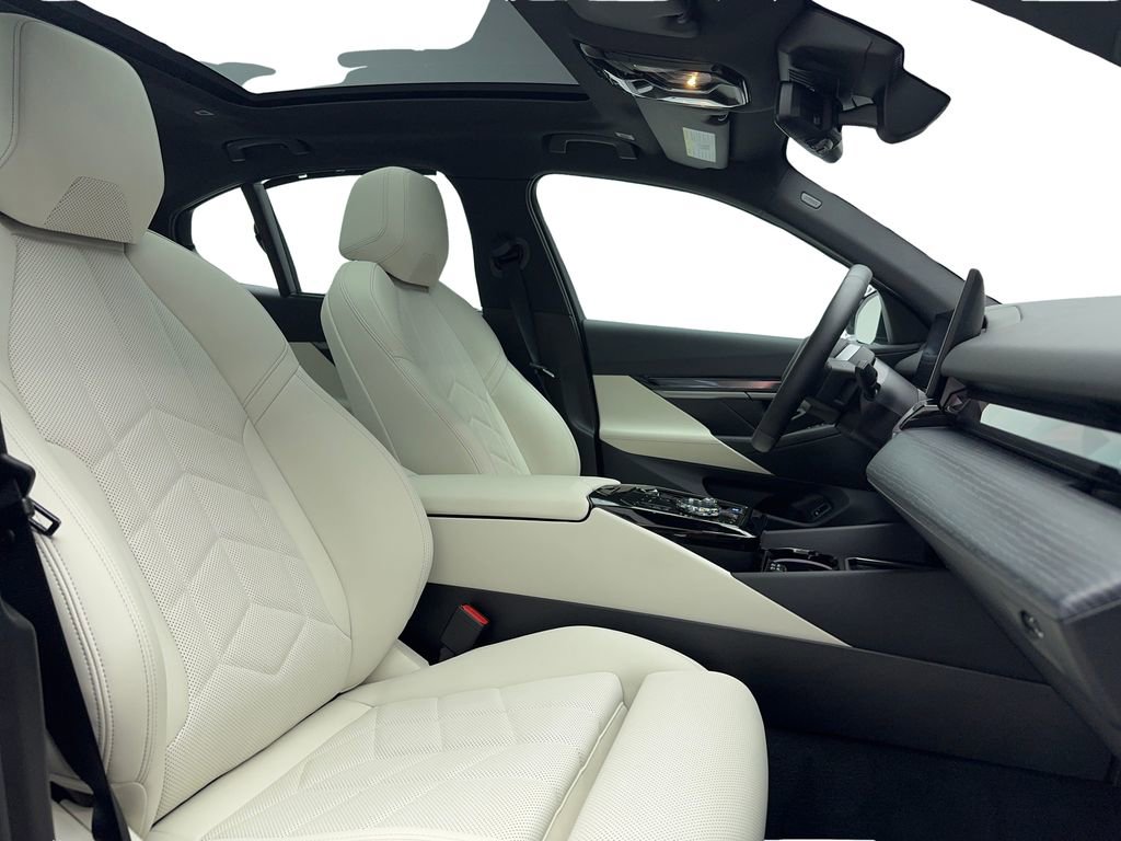 Used 2025 BMW i5 eDrive40i w/ Executive Package image 41