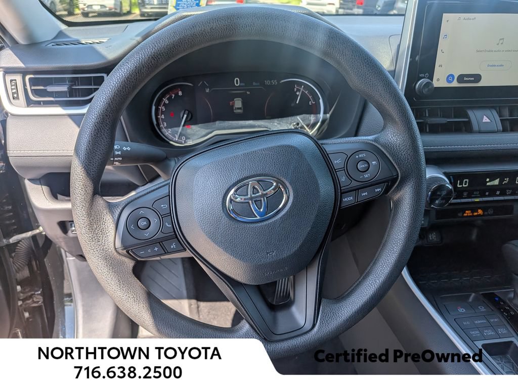 Used 2025 Toyota RAV4 XLE AWD/4WD image 8