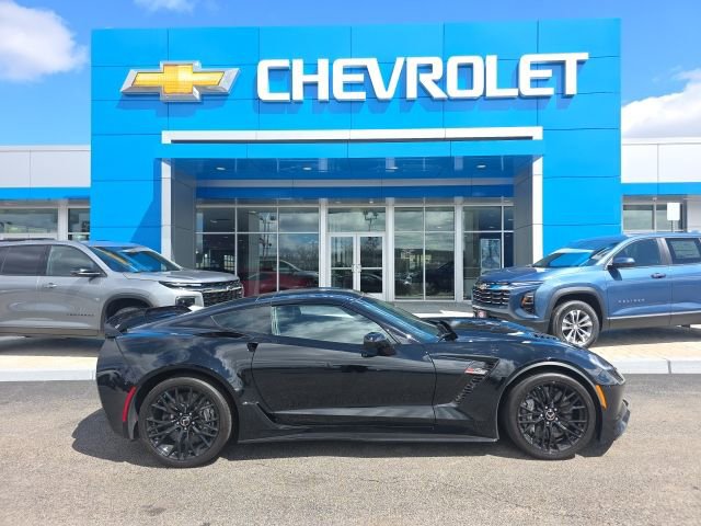 Used 2015 Chevrolet Corvette Z06 w/ 3LZ Preferred Equipment Group RWD image 2
