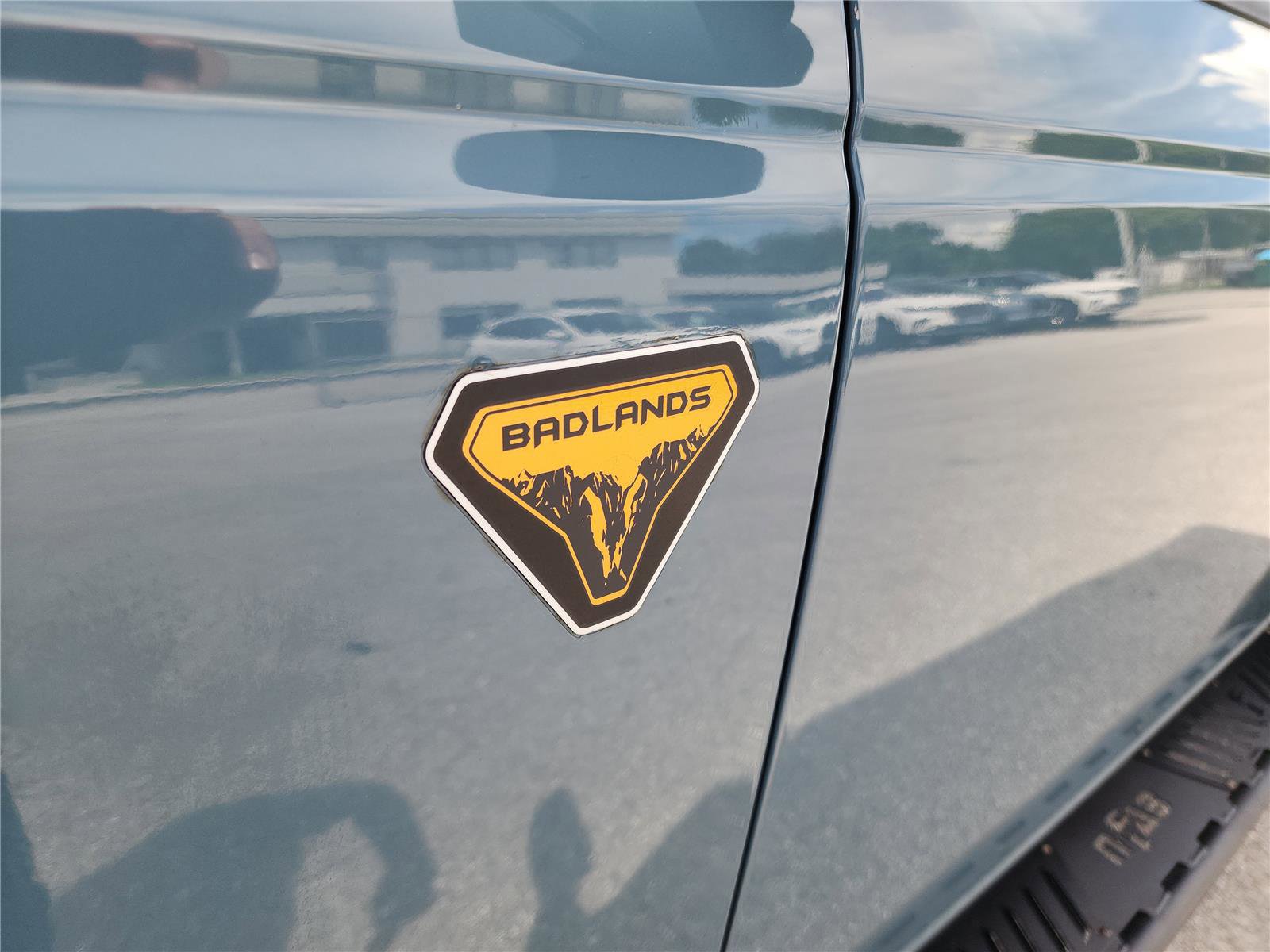 Used 2022 Ford Bronco Badlands image 11