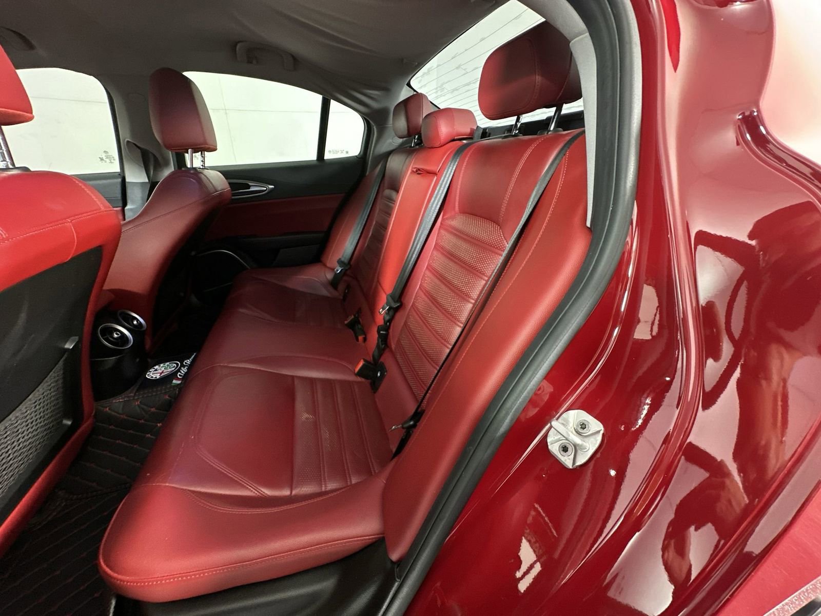 Used 2019 Alfa Romeo Giulia Ti Sport w/ Quick Order Package 22U Sport RWD image 23