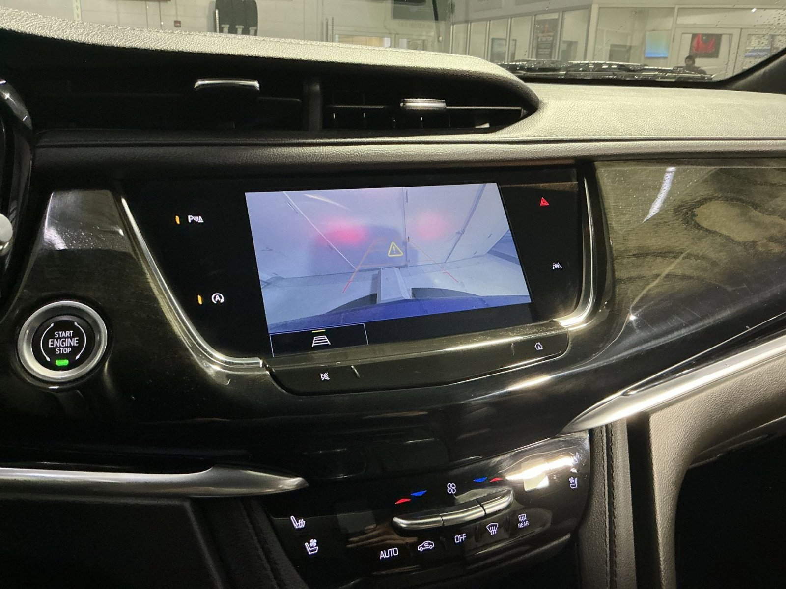 Used 2023 Cadillac XT6 Premium Luxury image 27