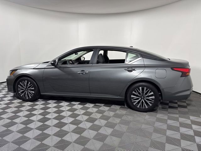 Used 2025 Nissan Altima 2.5 SV image 4