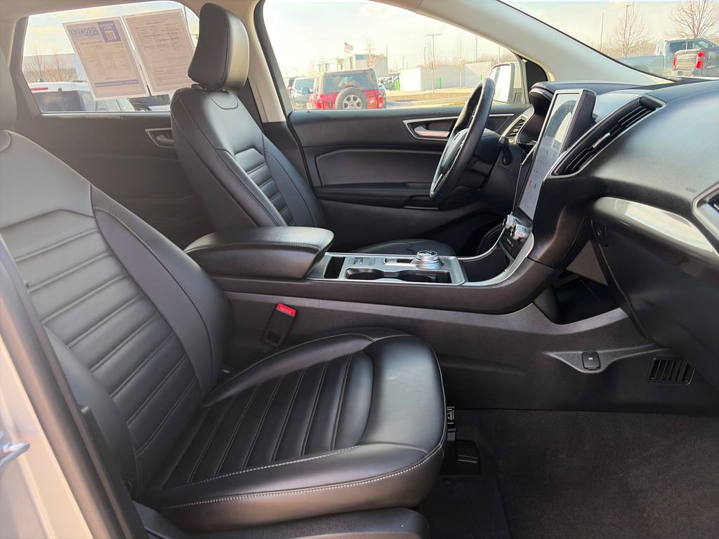 Used 2024 Ford Edge SEL w/ Convenience Package image 11