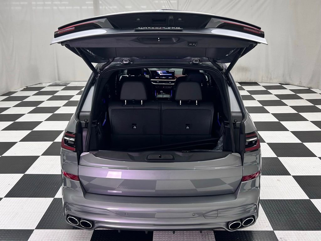 Used 2024 BMW ALPINA XB7 image 10