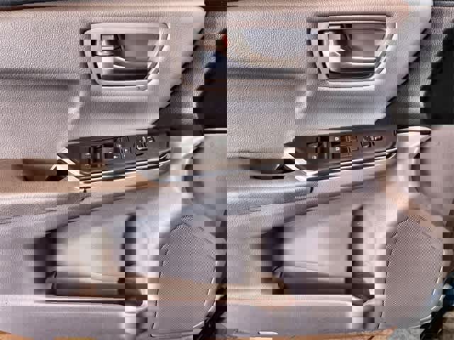 Used 2016 Toyota Camry SE image 37