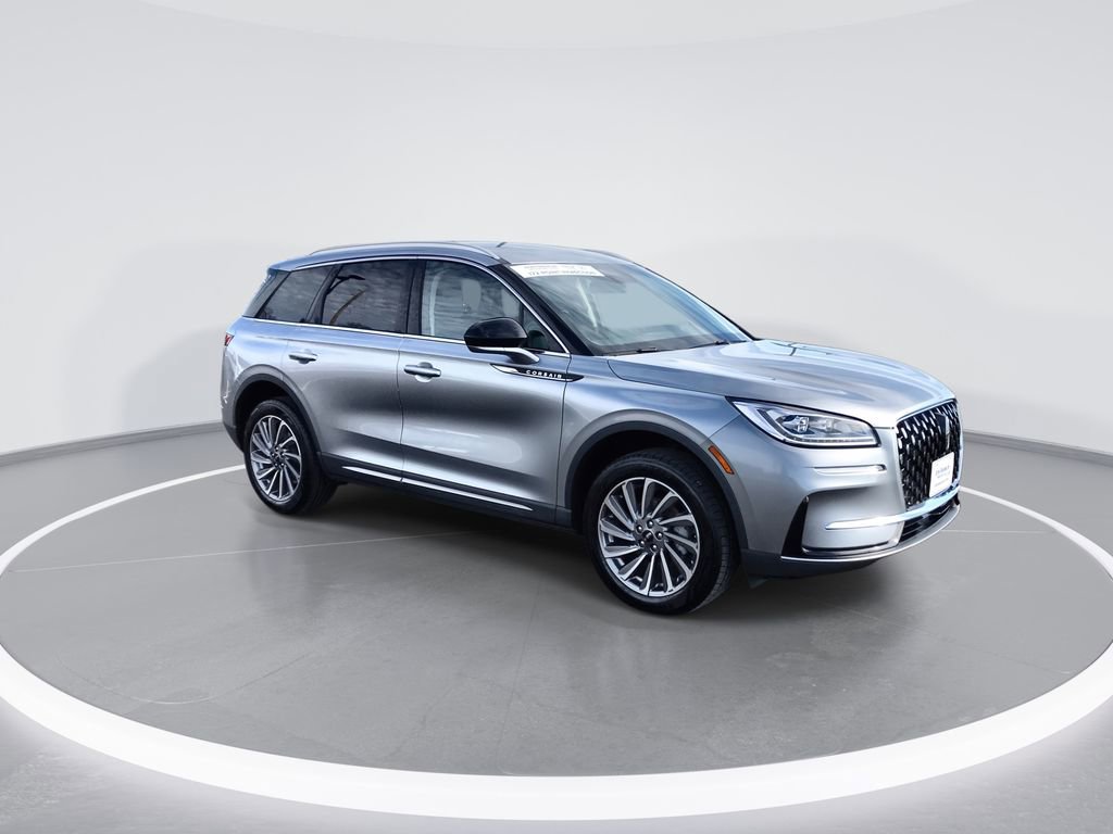 Used 2023 Lincoln Corsair Reserve AWD/4WD image 2