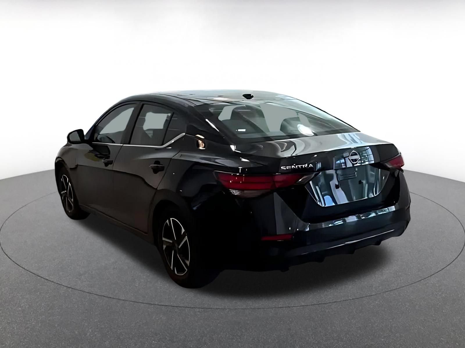 Used 2025 Nissan Sentra SV FWD image 7