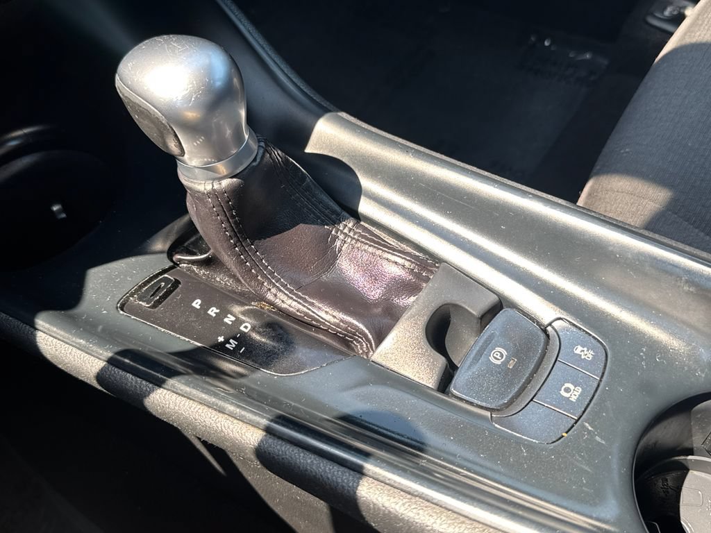 Used 2019 Toyota C-HR LE FWD image 25