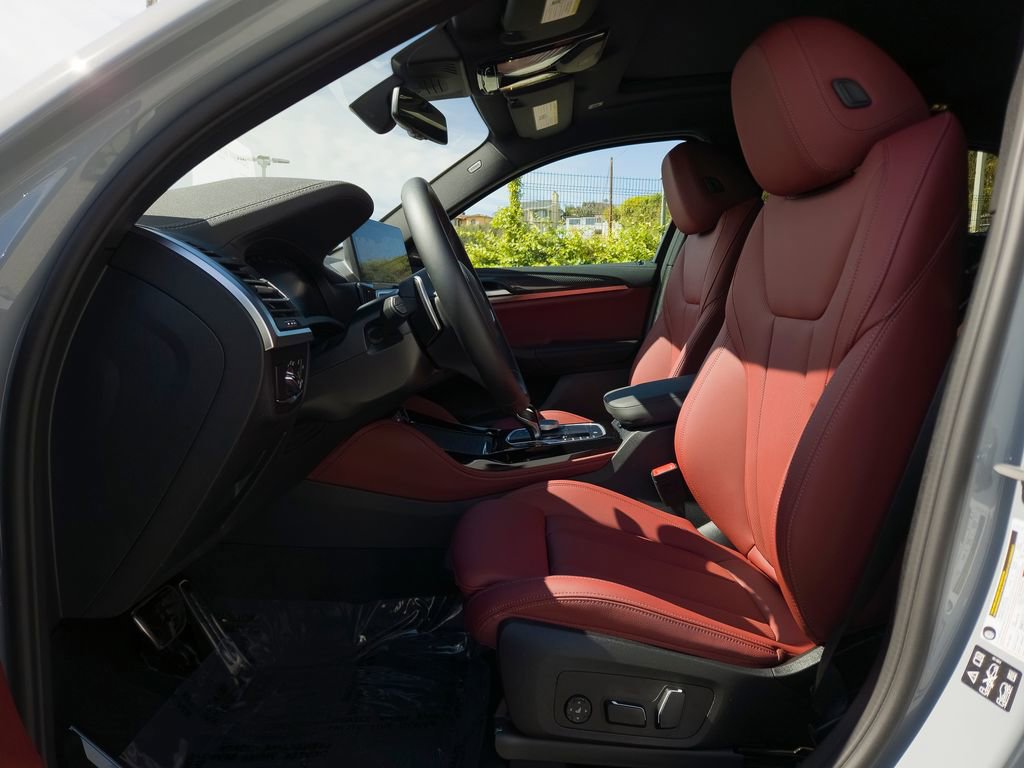 Used 2024 BMW X4 M40i w/ Premium Package image 8