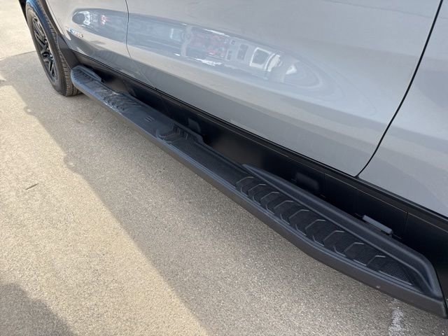 Used 2025 Chevrolet Silverado EV LT image 12