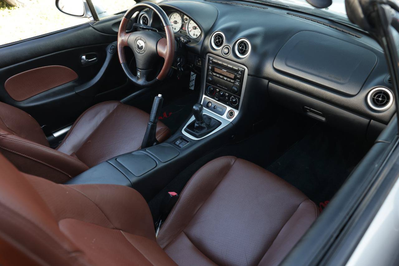 Used 2002 MAZDA MX-5 Miata SE RWD image 12