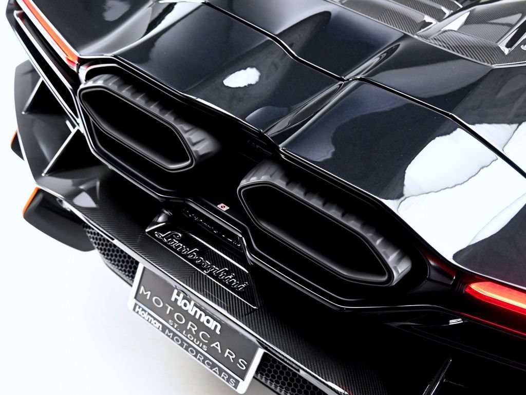Used 2026 Lamborghini Revuelto AWD/4WD image 33