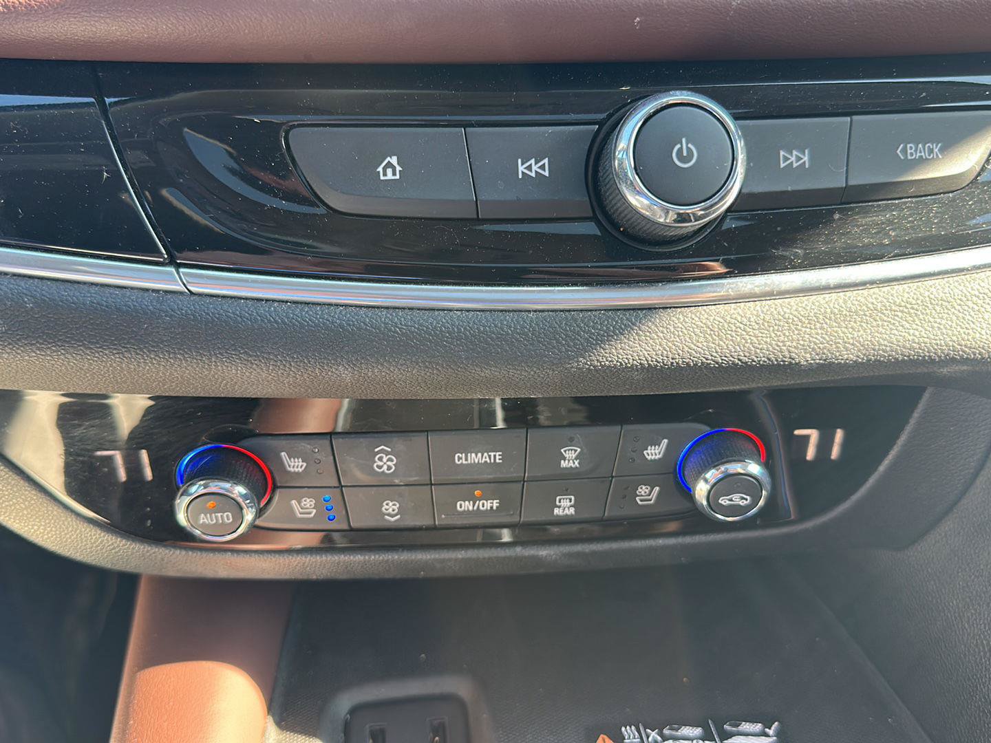Used 2019 Buick Enclave Avenir w/ Avenir Technology Package AWD/4WD image 24