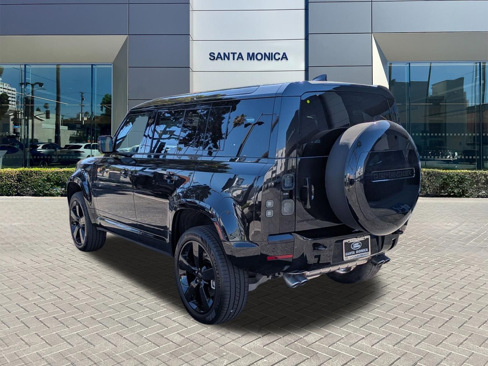 New 2026 Land Rover Defender 110 X-Dynamic SE AWD/4WD image 3