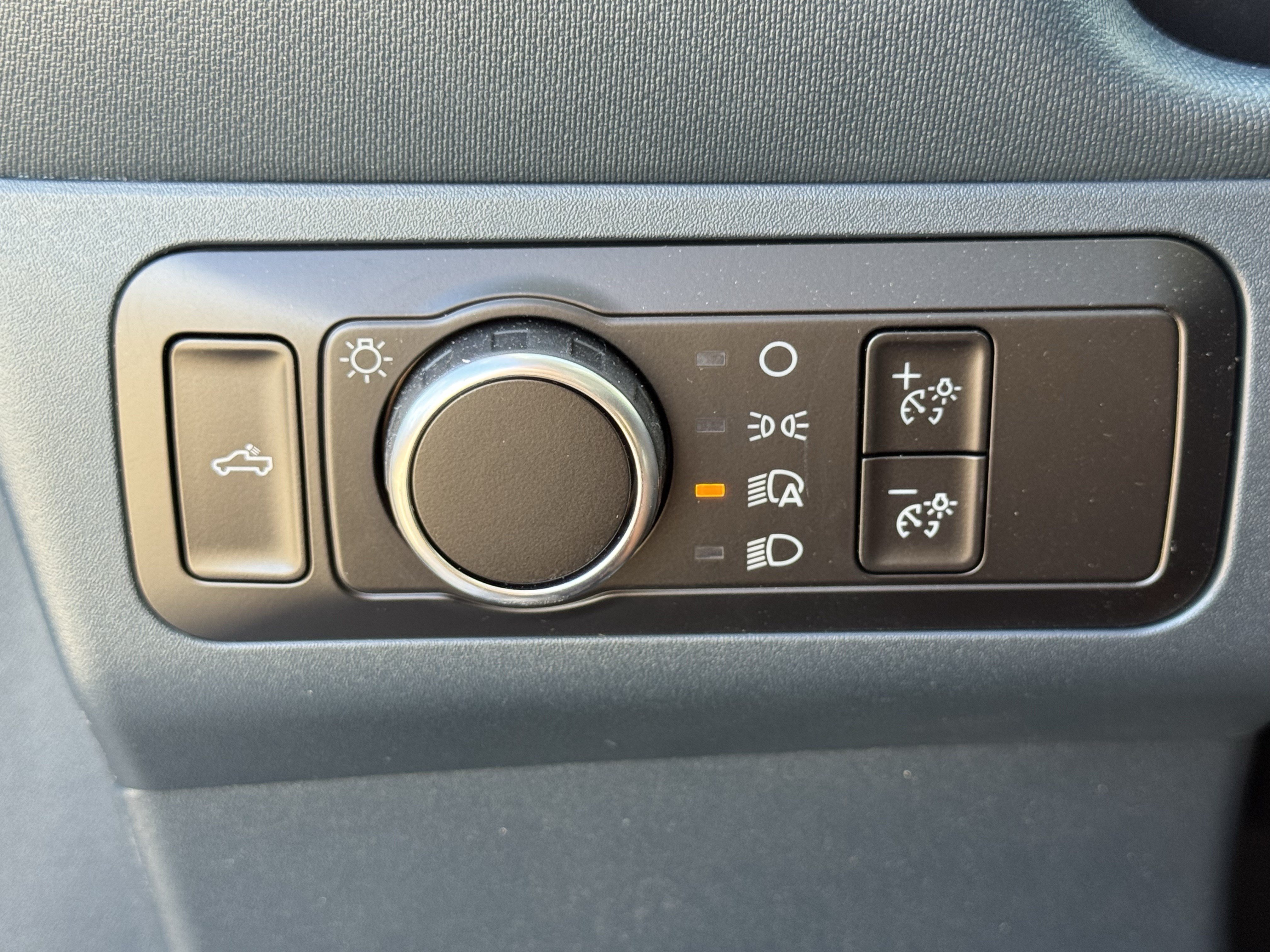 New 2026 Ford Maverick XLT w/ XLT Luxury Package FWD image 18