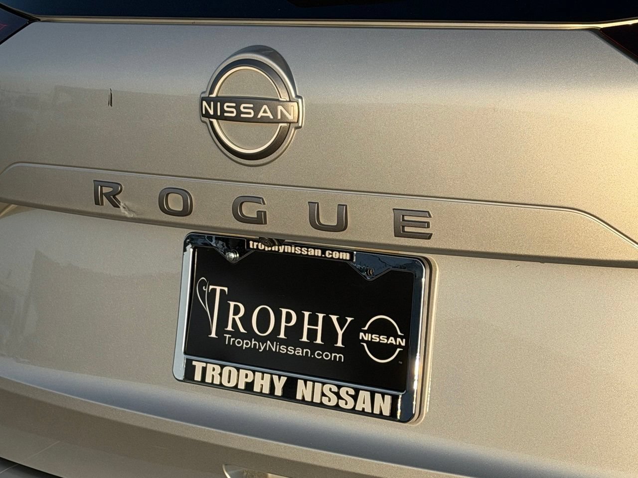 Certified 2025 Nissan Rogue SV FWD image 9