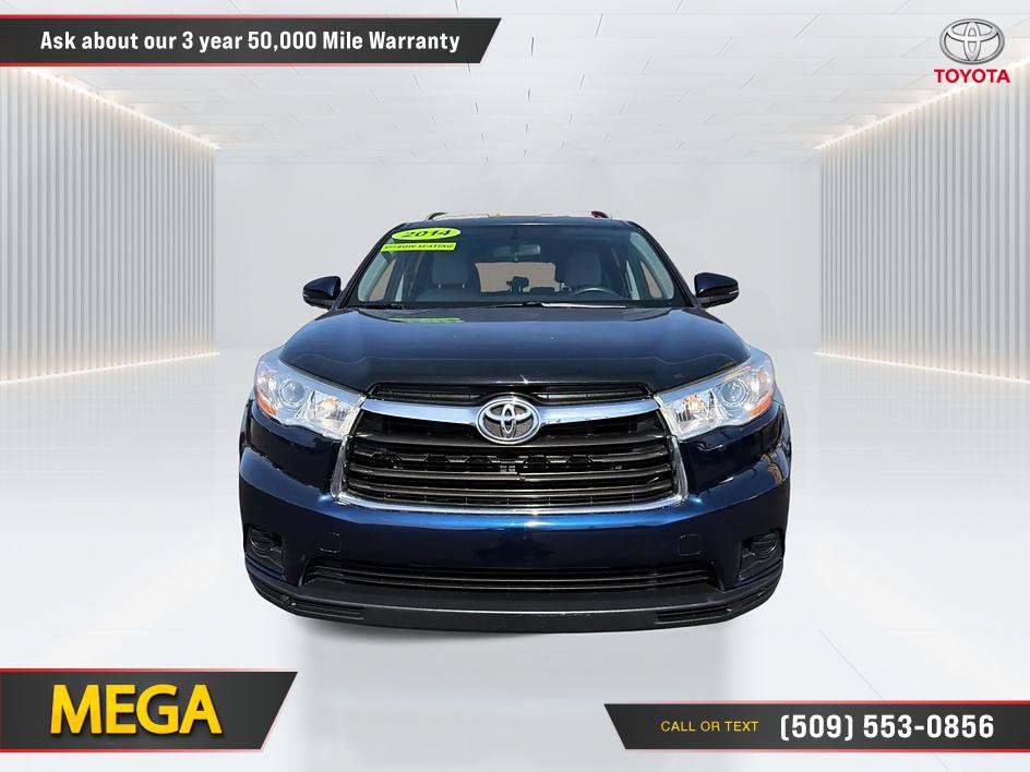 Used 2014 Toyota Highlander LE AWD/4WD image 2