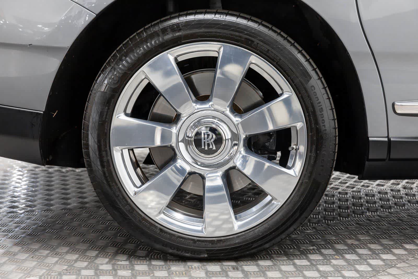 Certified 2022 Rolls-Royce Cullinan AWD/4WD image 46