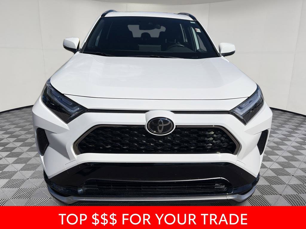 Used 2025 Toyota RAV4 SE AWD/4WD image 2