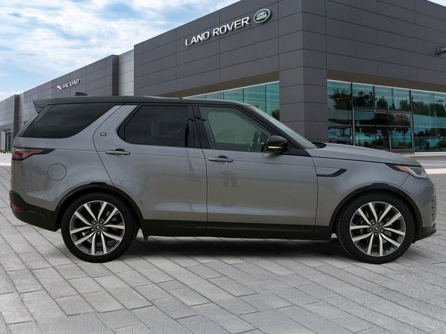 Used 2025 Land Rover Discovery Metropolitan Edition AWD/4WD image 6