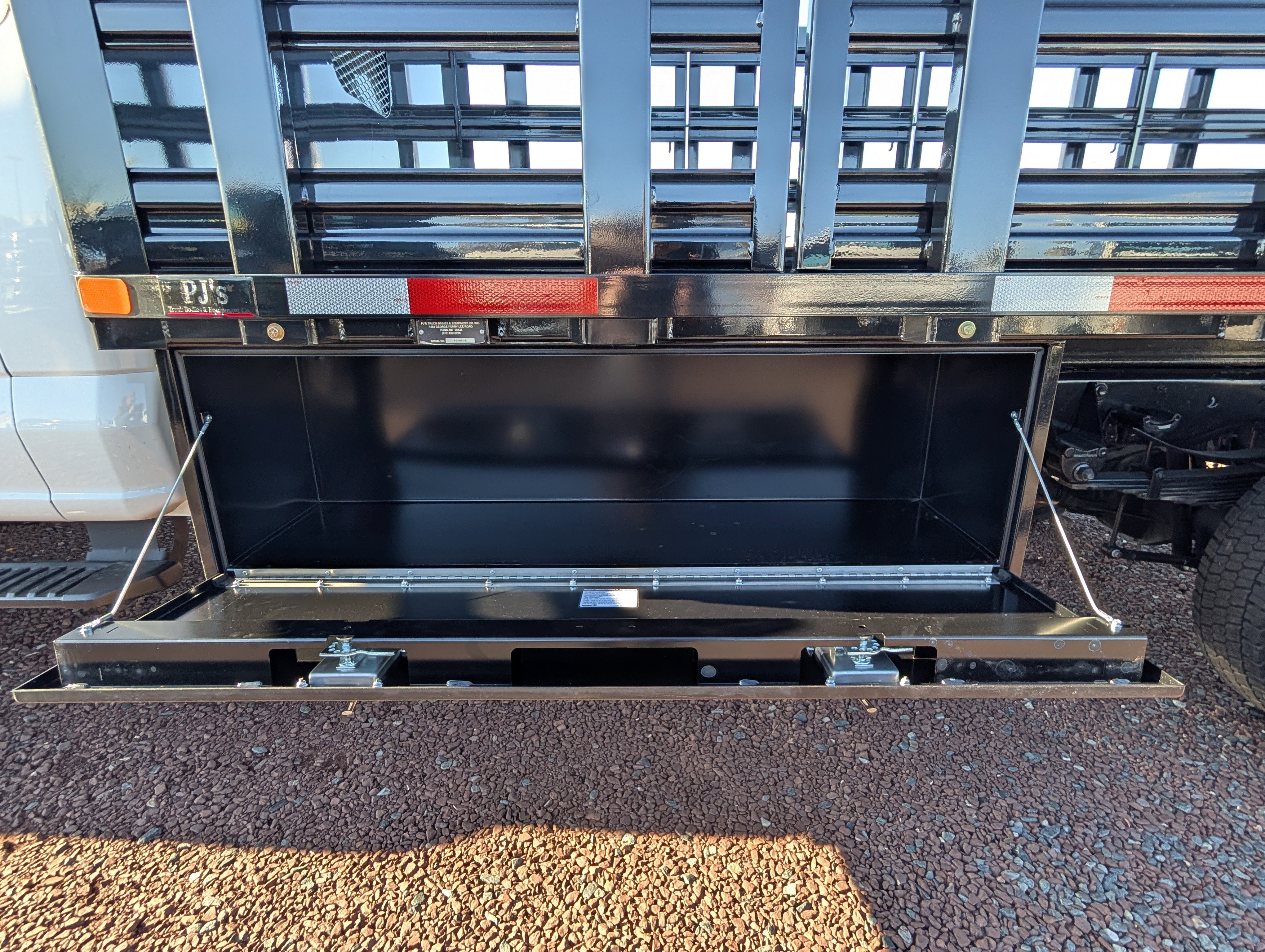 New 2026 Ford F550 4x4 Regular Cab Super Duty image 9