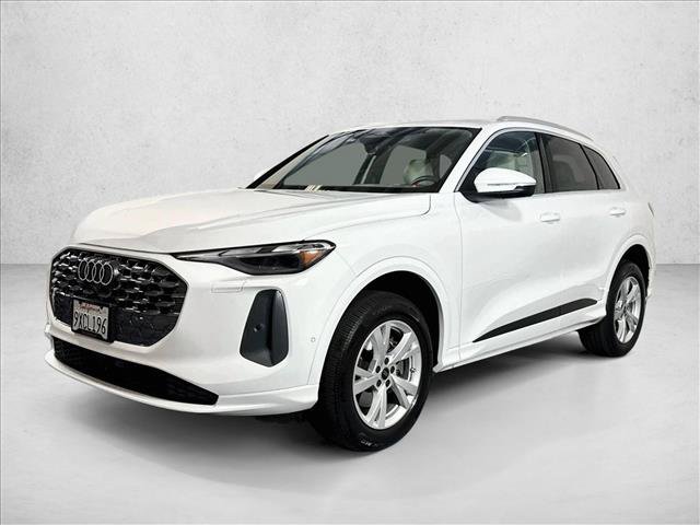 Used 2025 Audi Q5 Premium AWD/4WD image 3