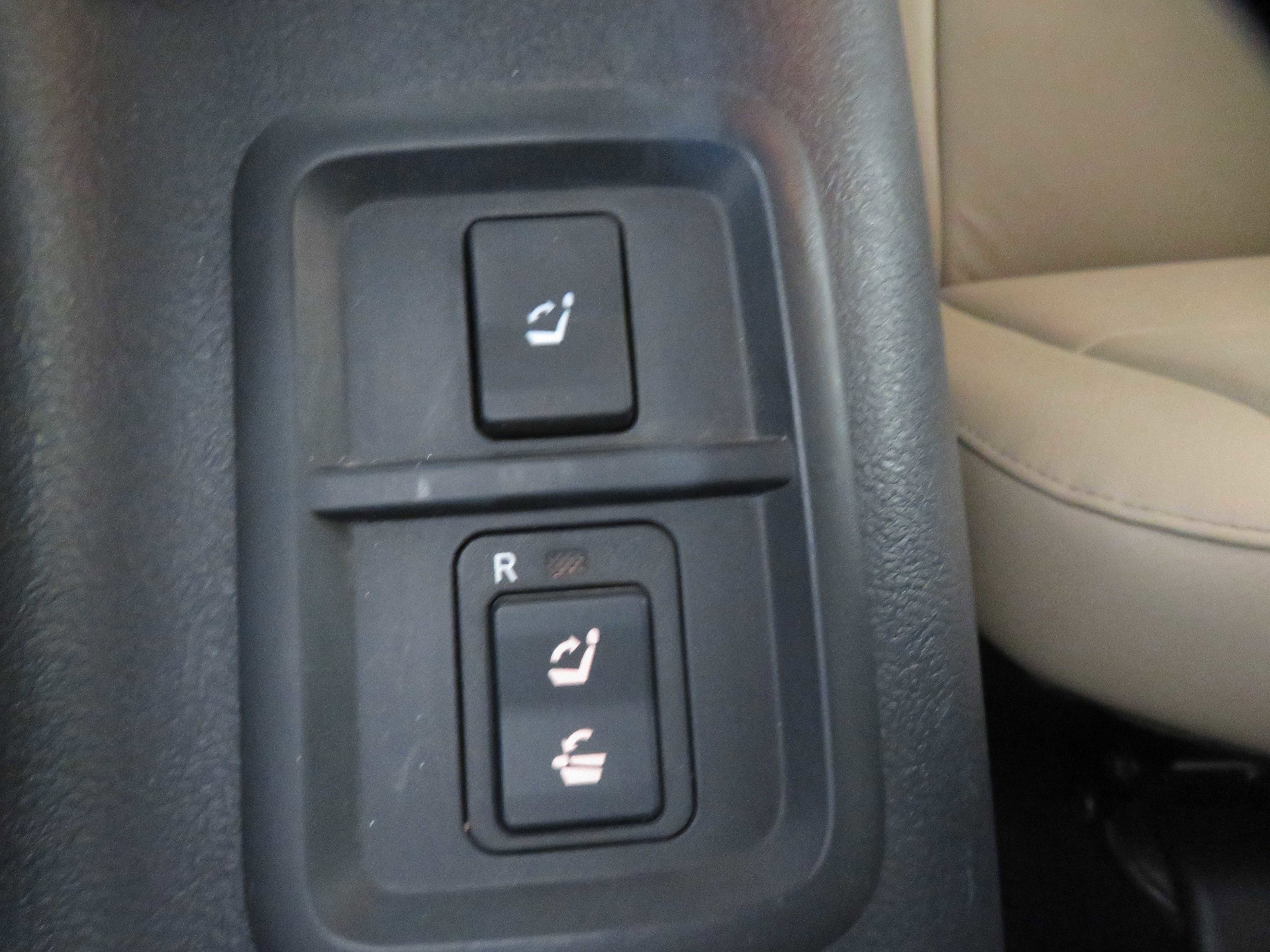 Used 2015 Toyota Sequoia SR5 w/ Premium Package image 26