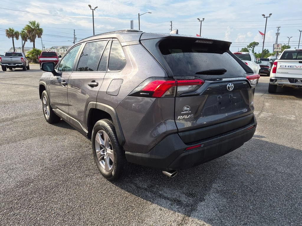 Used 2022 Toyota RAV4 XLE FWD image 7