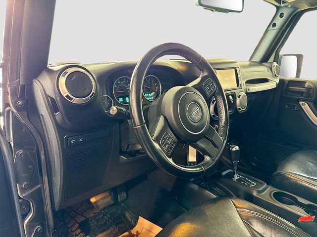 Used 2017 Jeep Wrangler Unlimited Rubicon w/ Connectivity Group image 10