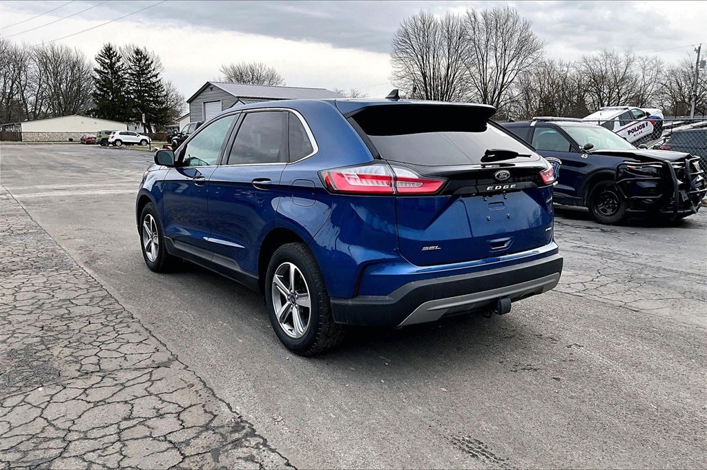 Used 2022 Ford Edge SEL w/ Convenience Package image 3