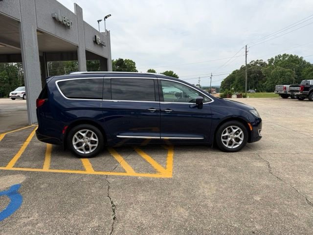 Used 2017 Chrysler Pacifica Touring-L Plus w/ Advanced Safetytec Group FWD image 6