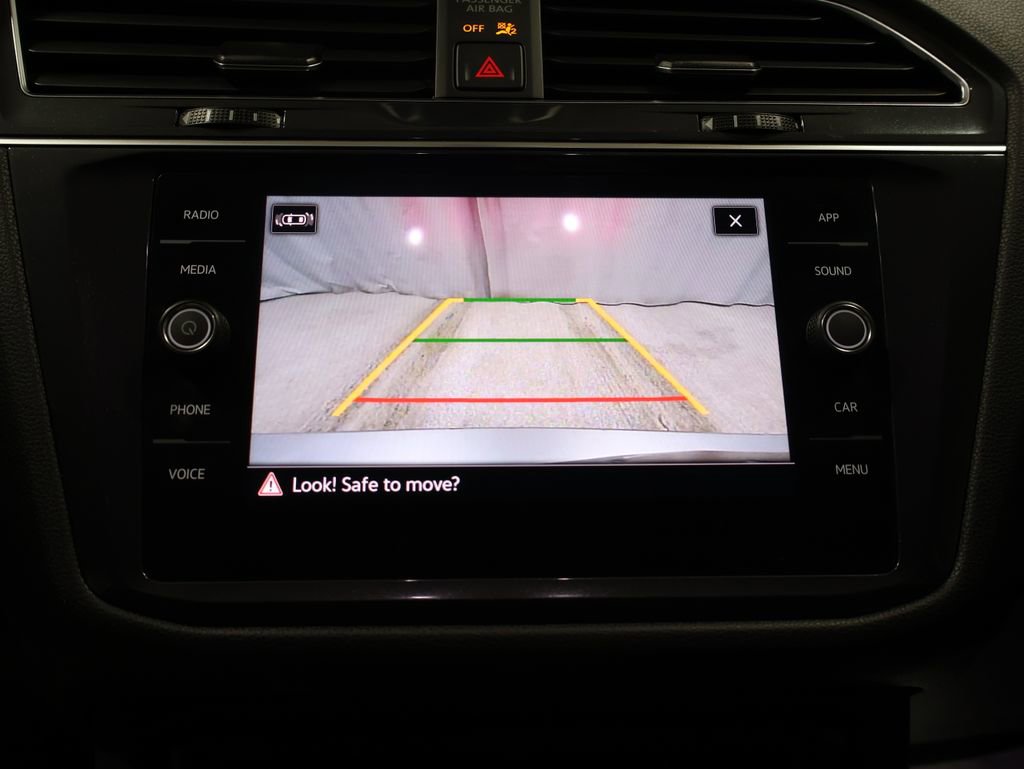 Used 2022 Volkswagen Tiguan SE image 28