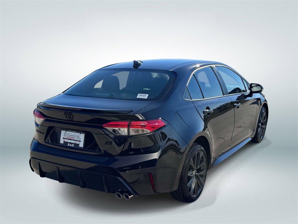 Used 2025 Toyota Corolla SE image 3