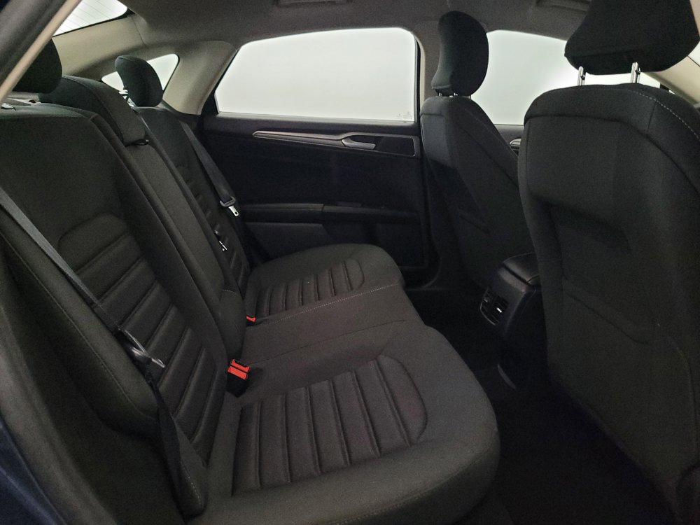 Used 2019 Ford Fusion SE FWD image 19