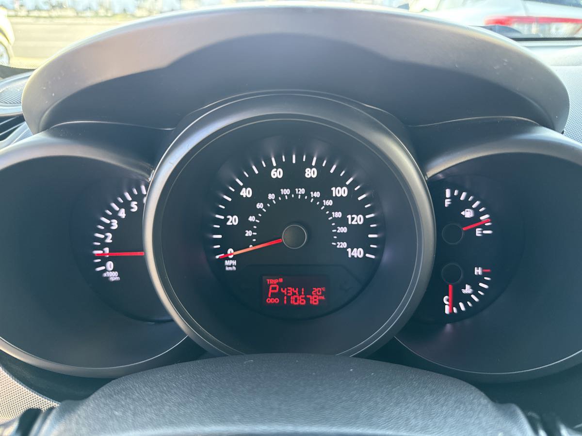 Used 2013 Kia Soul FWD image 25