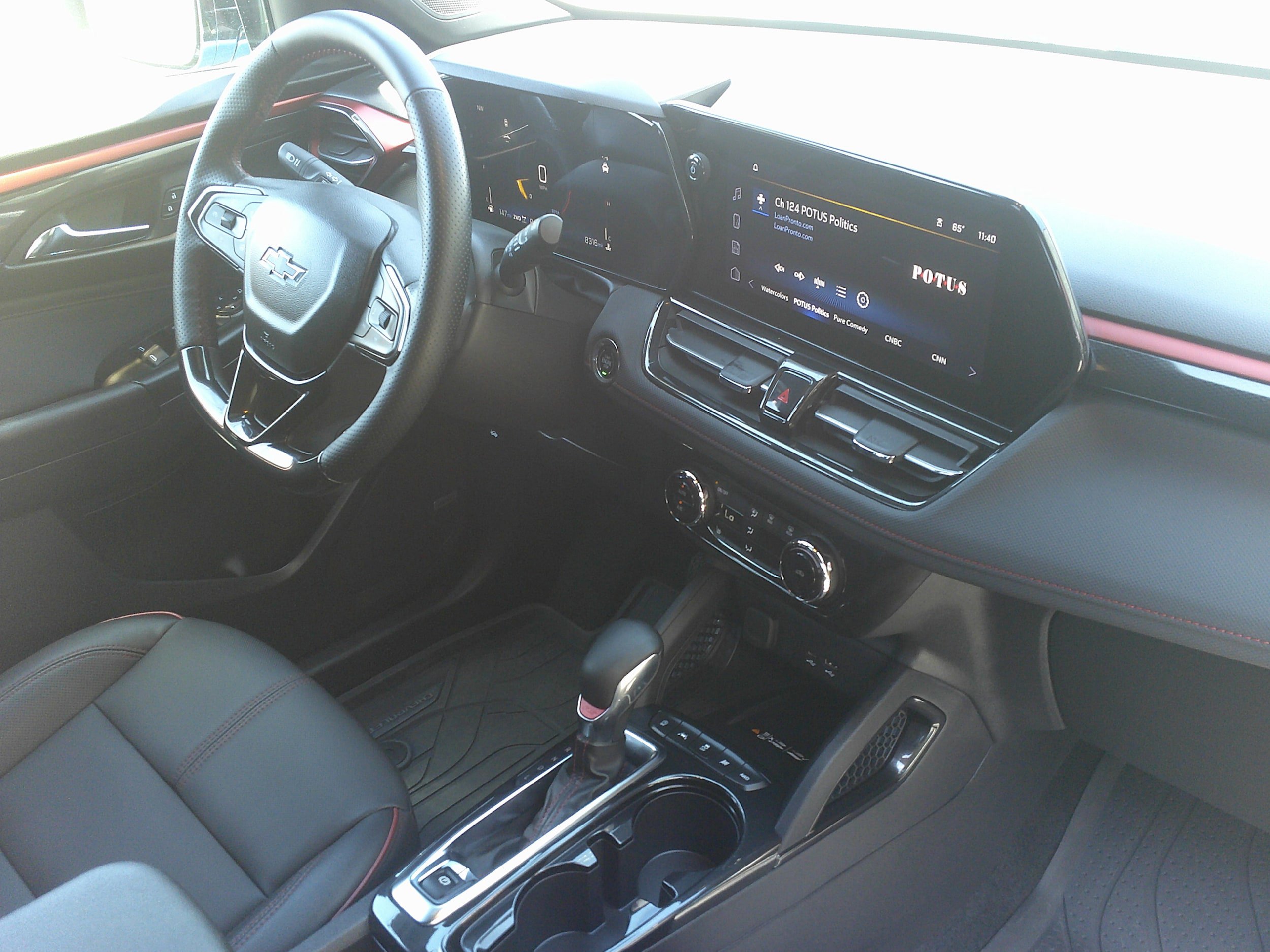 Used 2025 Chevrolet TrailBlazer RS w/ Convenience Package AWD/4WD image 28
