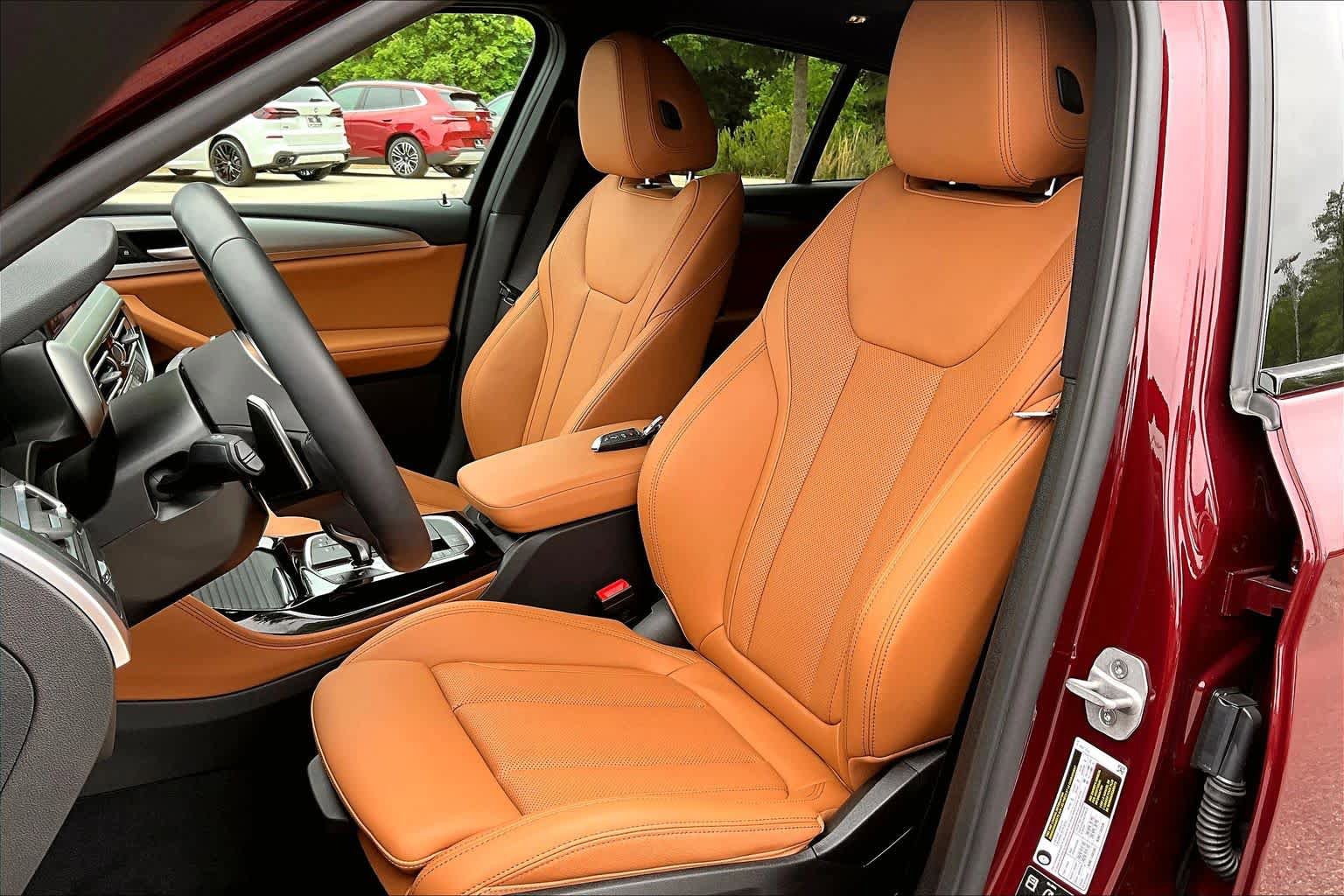 Certified 2025 BMW X4 xDrive30i AWD/4WD image 7
